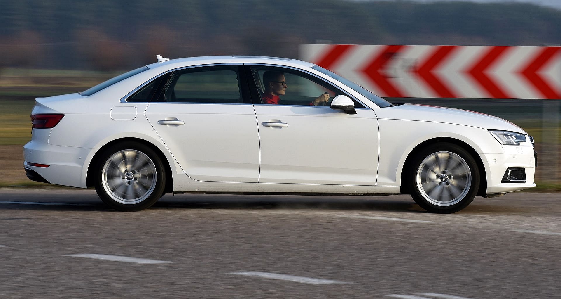Audi A4 B9 - silniki, dane, testy •