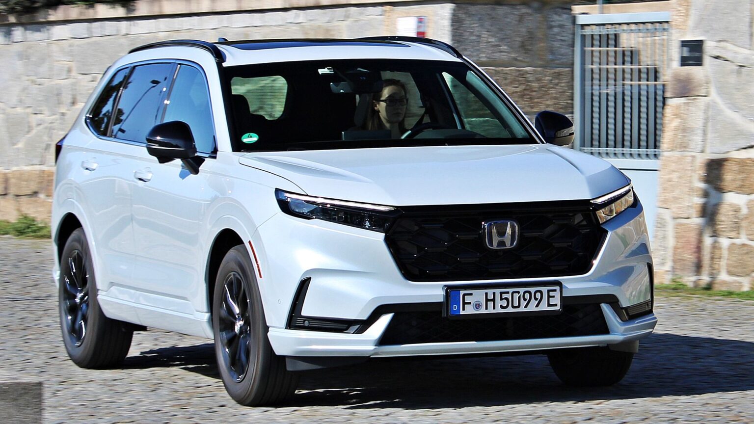 Honda CRV (2024) pierwszy test, wrażenia z jazdy, cena, dane techniczne