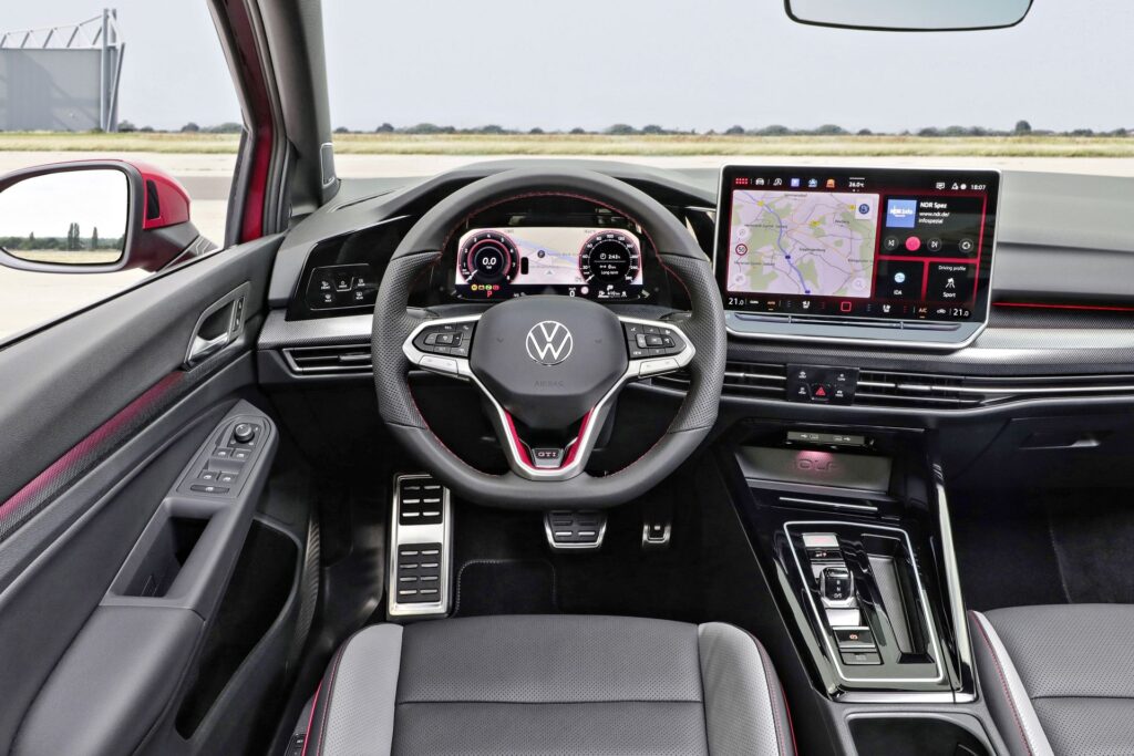 VW Golf FL (2024)