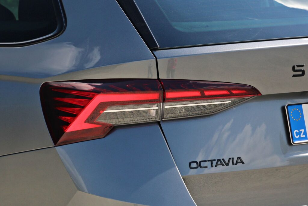 Skoda Octavia FL - tylne światła