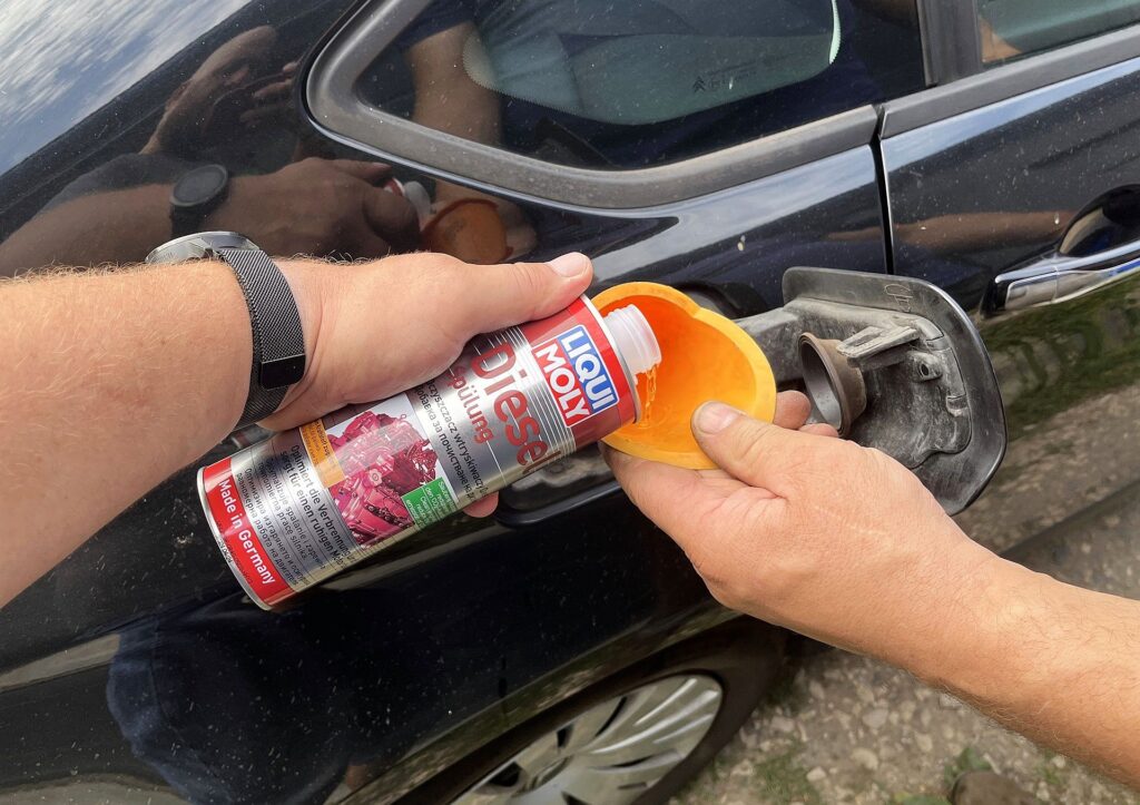 4 liqui moly czyszczenie wtryskow nalewanie