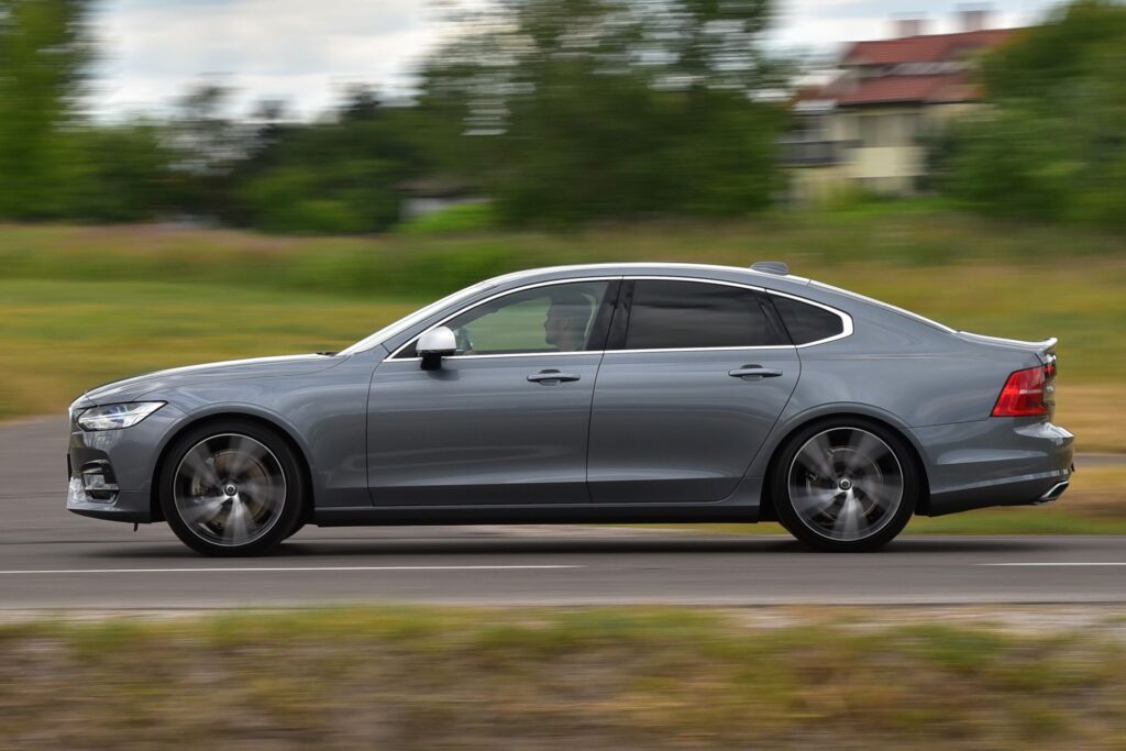 Volvo S90 II bok