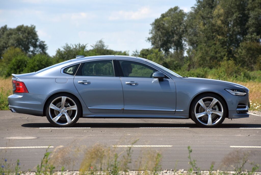 Volvo S90 II bok