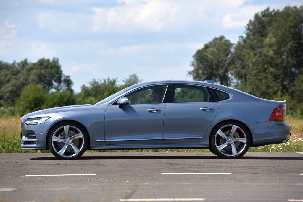 Volvo S90 II bok