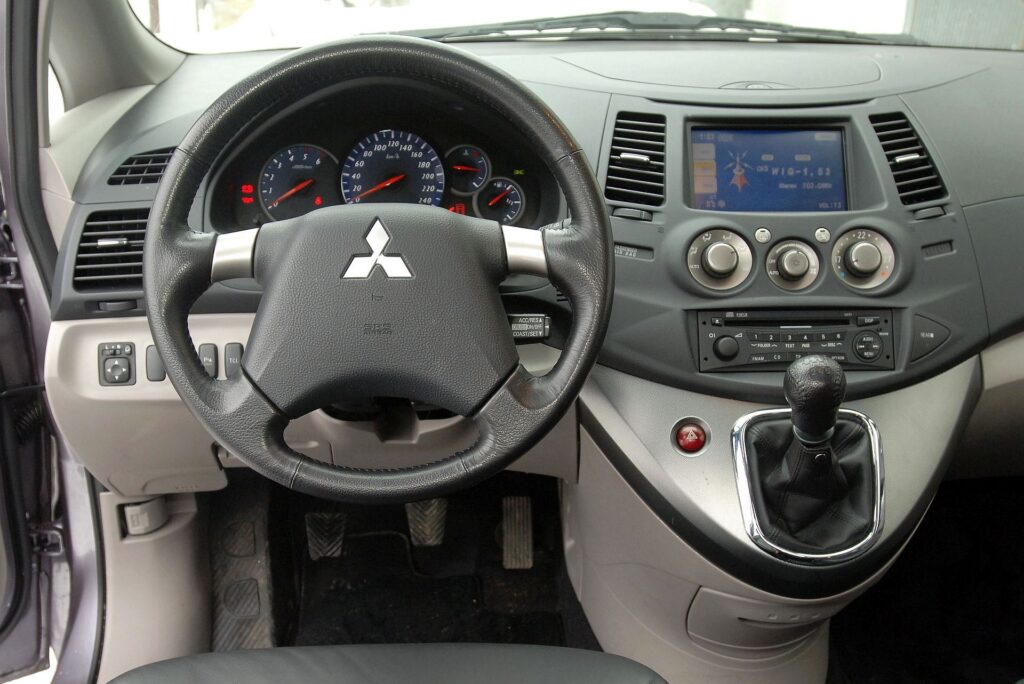 Mitsubishi Grandis