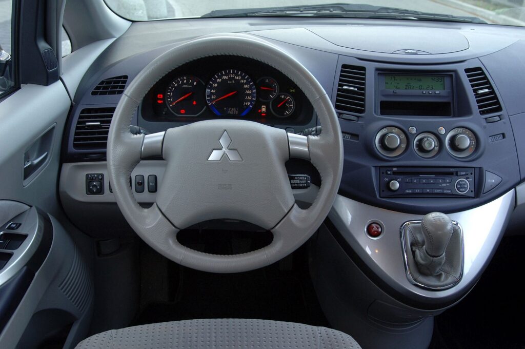 Mitsubishi Grandis